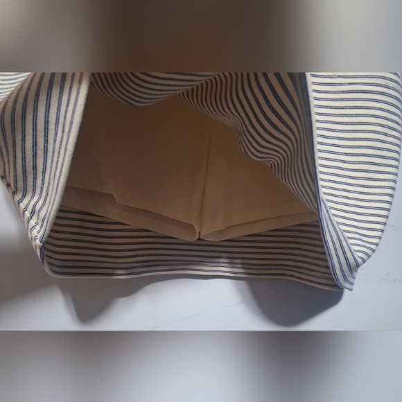 NWOT XL Point Zero Navy and Cream Striped Skort - Picture 4 of 5